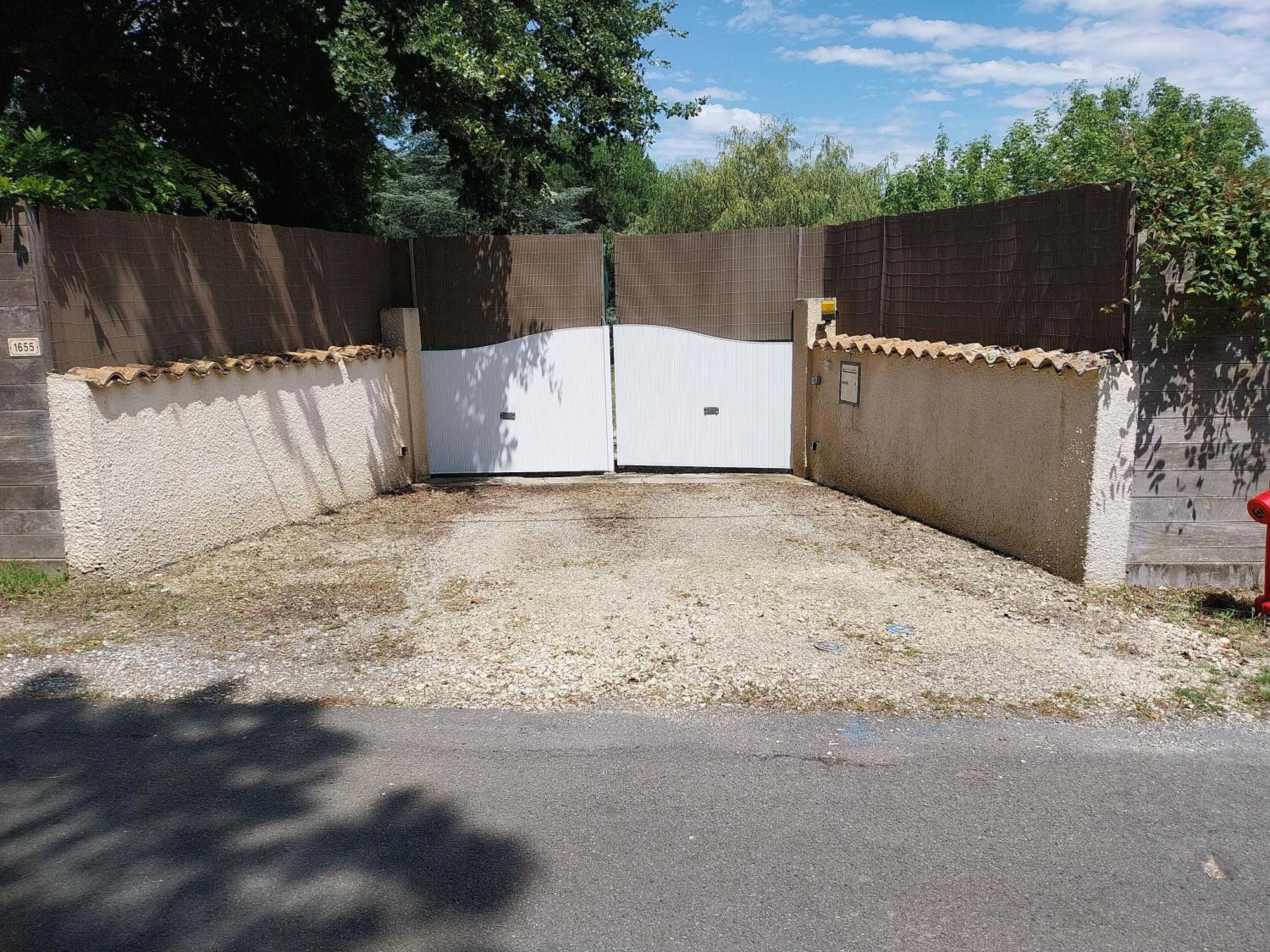 Les Bernus Panzió Monfaucon  Kültér fotó